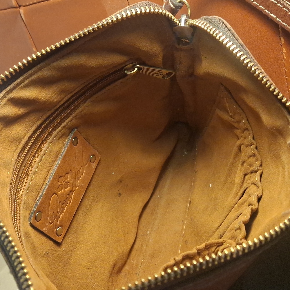 Patricia Nash Embossed Brown Leather Clutch/Wristlet - Picture 8 of 8